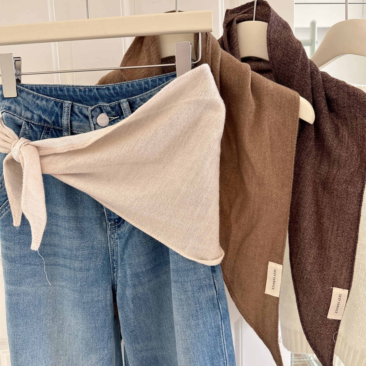 2025新款秋冬百搭三角针织围巾韩版屁帘港味复古围巾披肩空调房用