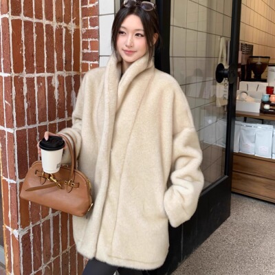 《冬日墨尔本》冬季新款加厚皮毛一体中长款毛毛外套女青果领大衣