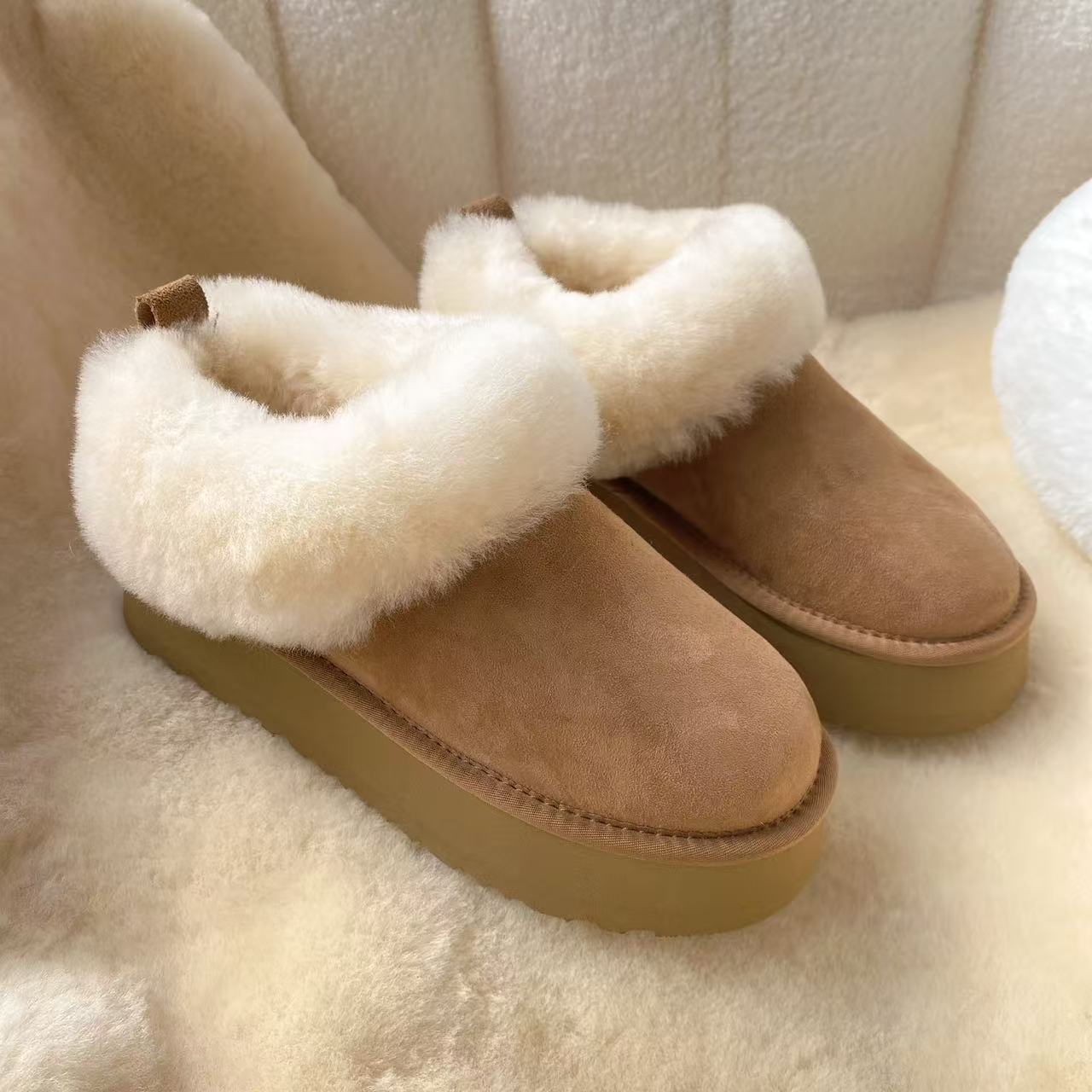 羊皮毛一体雪地靴女冬季新款加绒加厚短靴厚底一脚蹬居家保暖棉鞋