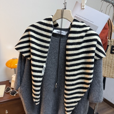 高品质羊毛混纺红色条纹三角巾！出口订单柔软黑白针织小披肩百搭