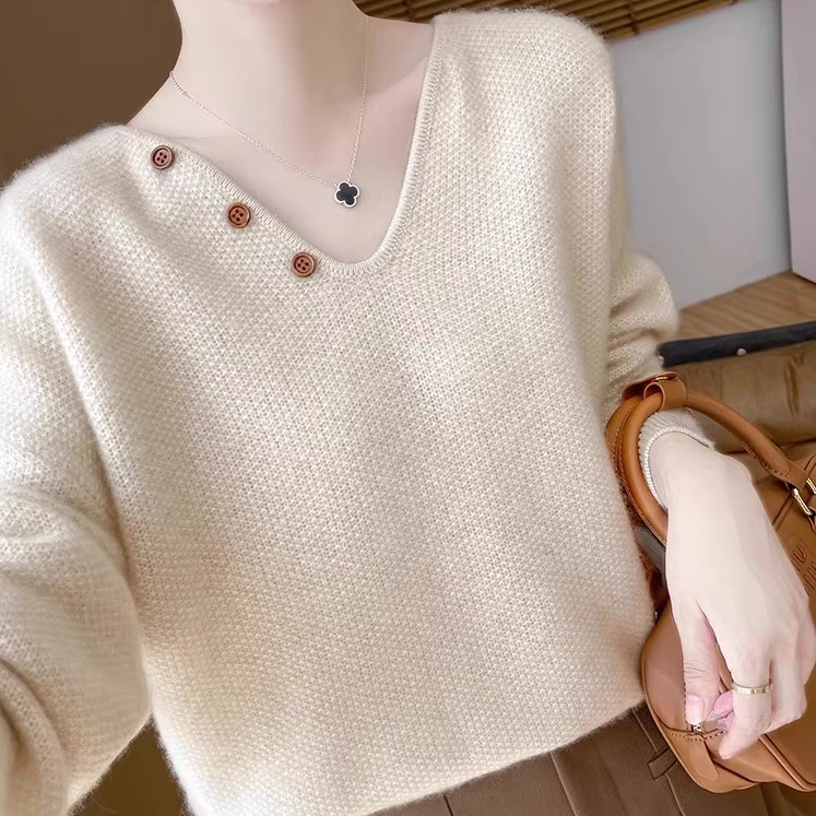 秋冬时尚百搭外穿羊绒毛衣女V领斜扣宽松慵懒风羊毛针织打底上衣