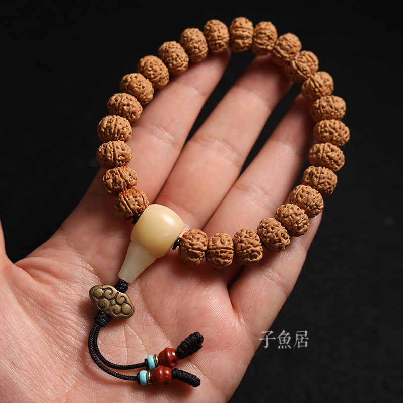子鱼居精品六瓣小金刚手串12mm矮桩飞碟搭配驼骨榫卯佛头文玩菩提