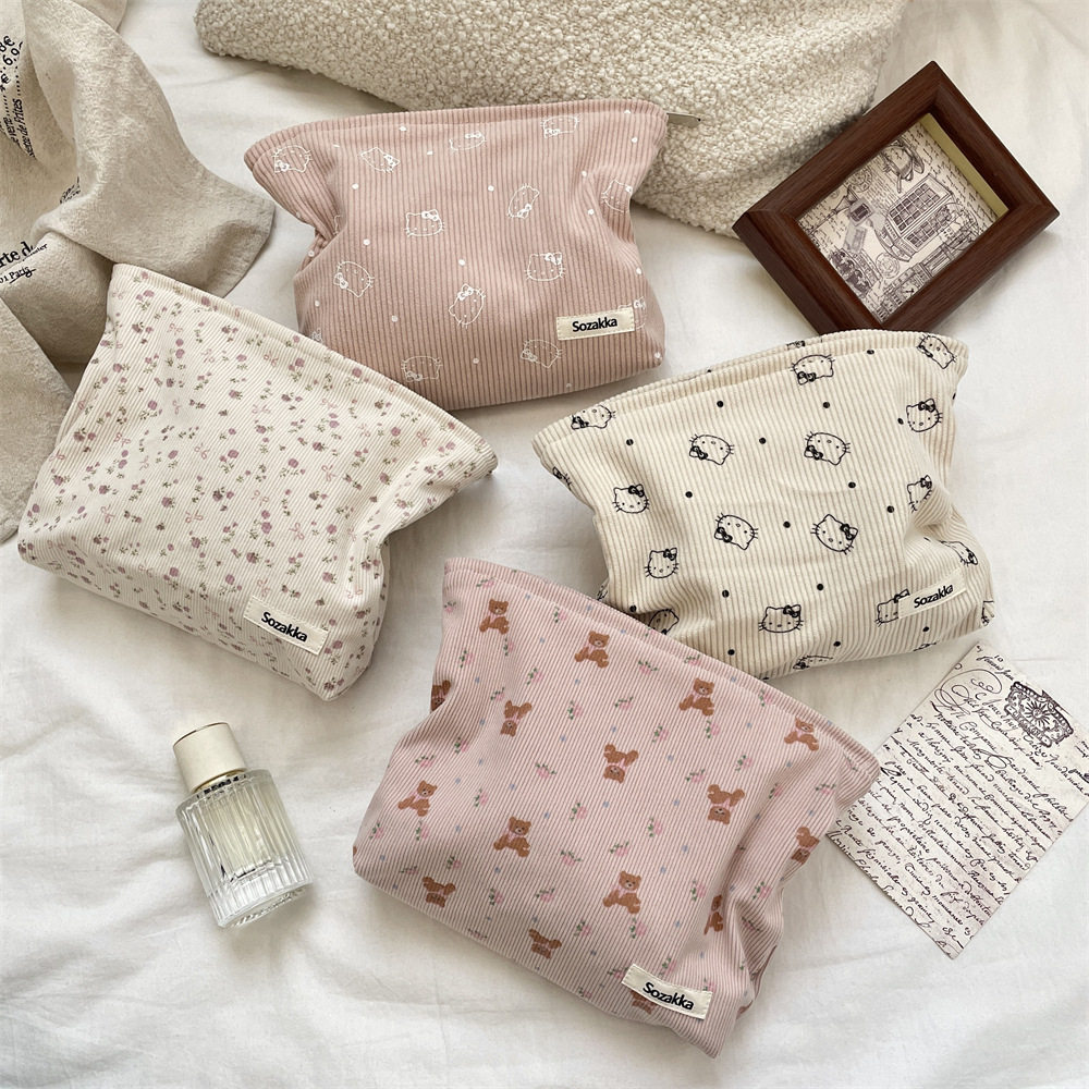 新款可爱小熊灯芯绒化妆包大容量便携洗漱包手拿包收纳袋,收纳整理,化妆箱/盒,淘宝优惠券,粉丝福利购,淘宝优惠卷