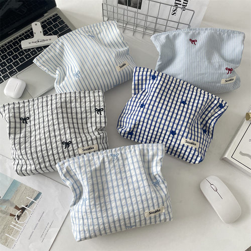 格纹蓝色系刺绣小花化妆包女口红收纳包气垫补妆袋收纳袋