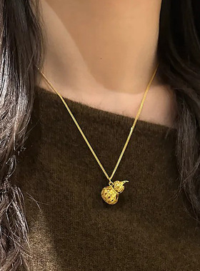 小红书爆款镂空花丝葫芦项链2025新款小金葫芦福禄毛衣链一件代发