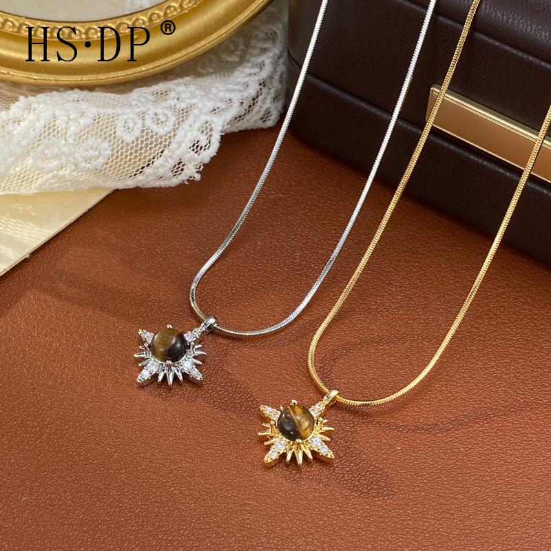 法式复古镶钻虎眼石太阳花吊坠项链个性轻奢时尚高级感锁骨链批发