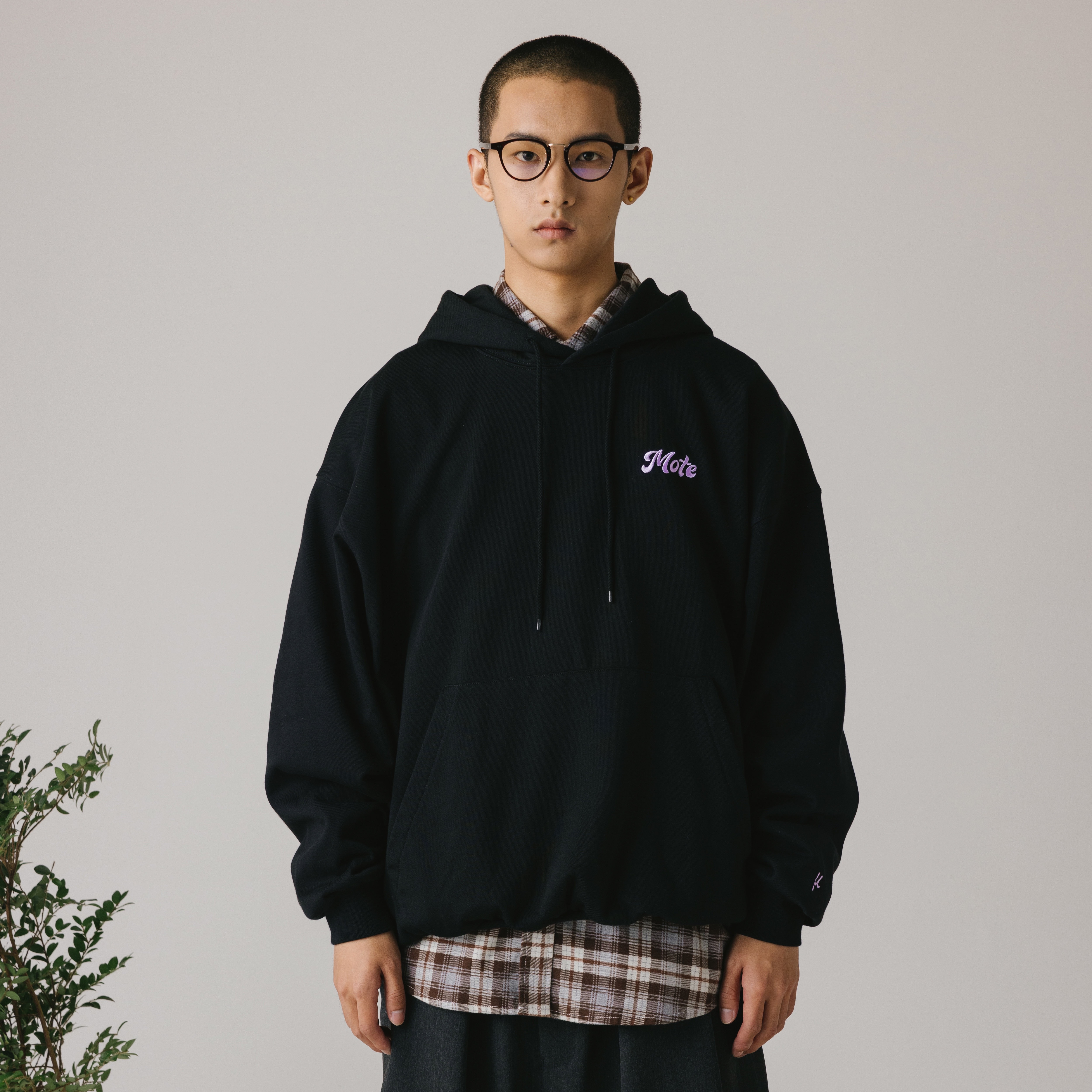 【折扣】Unlimited Mote 休闲宽松纯棉刺绣套头连帽卫衣黑色