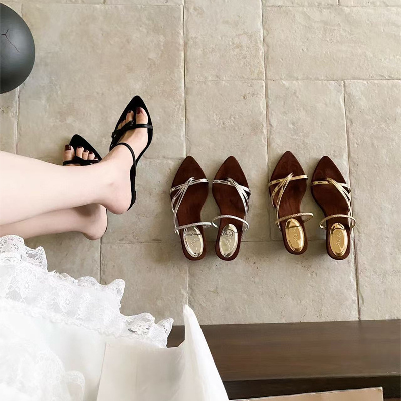 粗跟银色法式尖头细带凉鞋仙女鞋子2025新款夏季配裙子夹趾罗马鞋