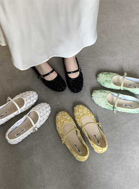 新中式蕾丝花瓣圆头浅口单鞋女法式一字扣不累脚黄色芭蕾舞晚晚鞋