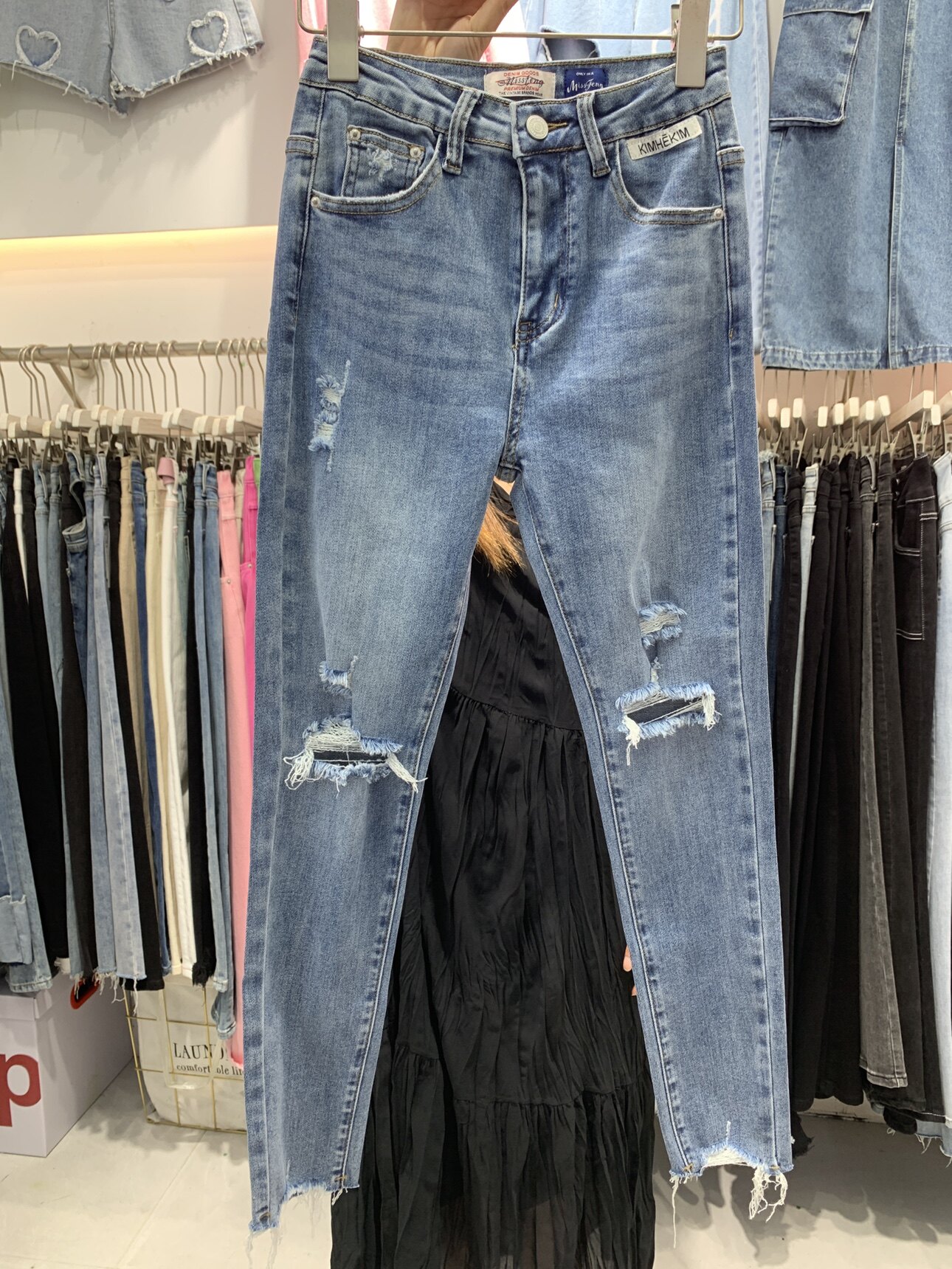 泫雅2026夏季新款个性休闲破洞高腰紧身细腿显瘦九分小脚牛仔裤女