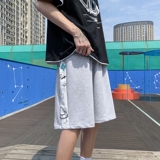 浅灰色