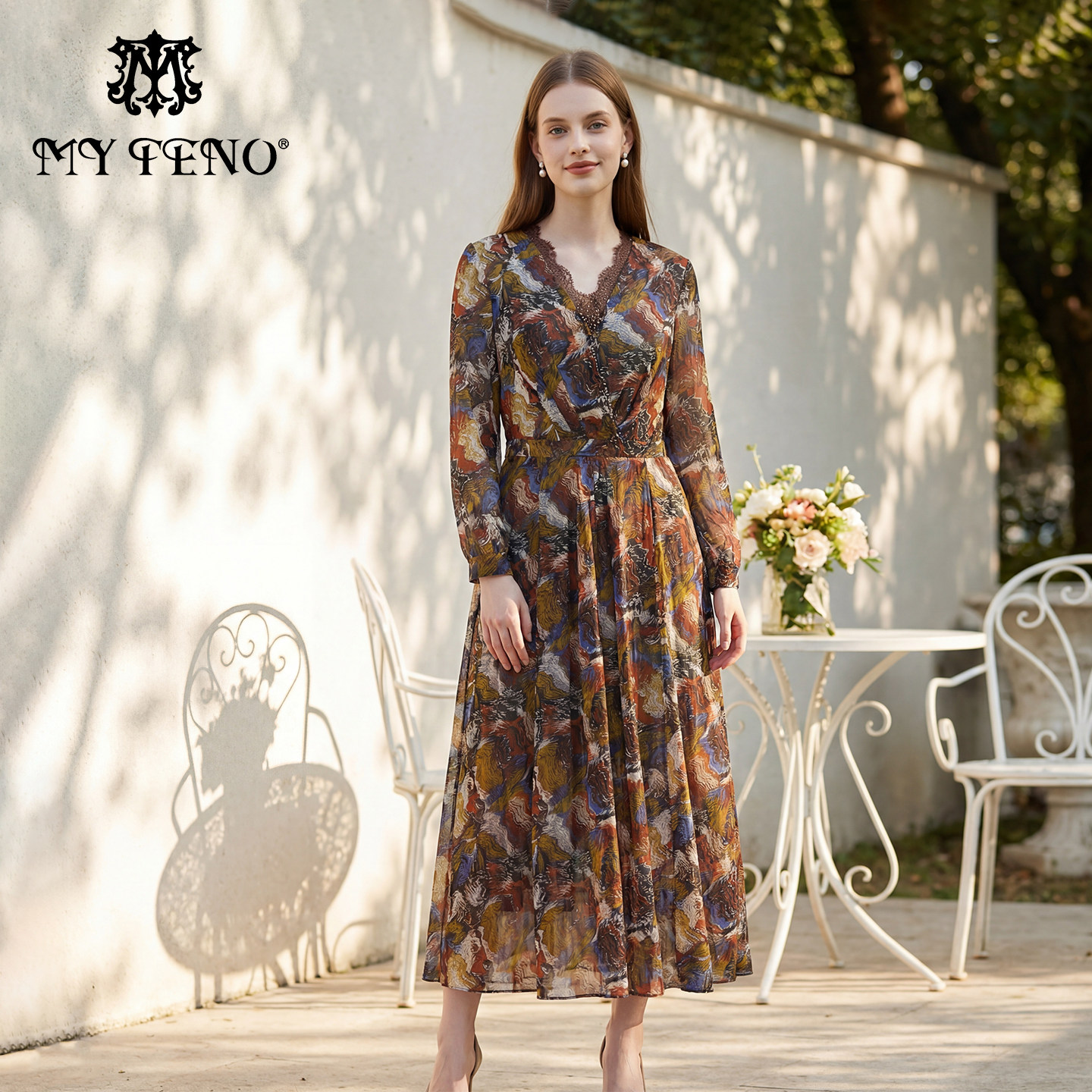 官方正品马天奴秋冬新款橘色印花V领花边收腰长袖连衣裙子气质女