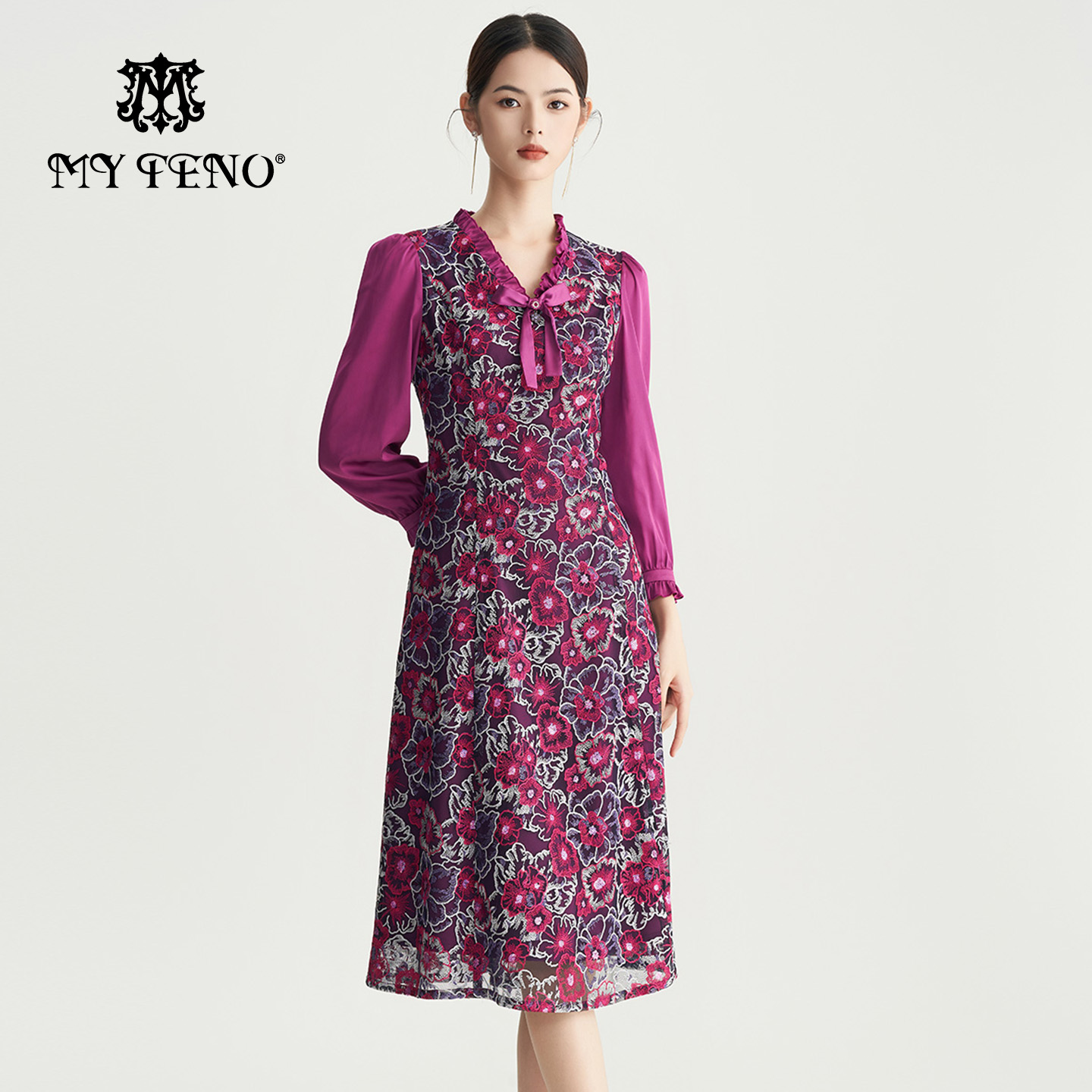 马天奴玫红绣花收腰长袖连衣裙