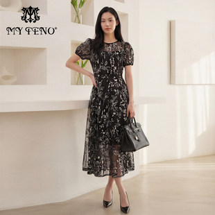收腰连衣裙子长裙气质时尚 马天奴2026春夏新款 黑底白花圆领泡泡袖