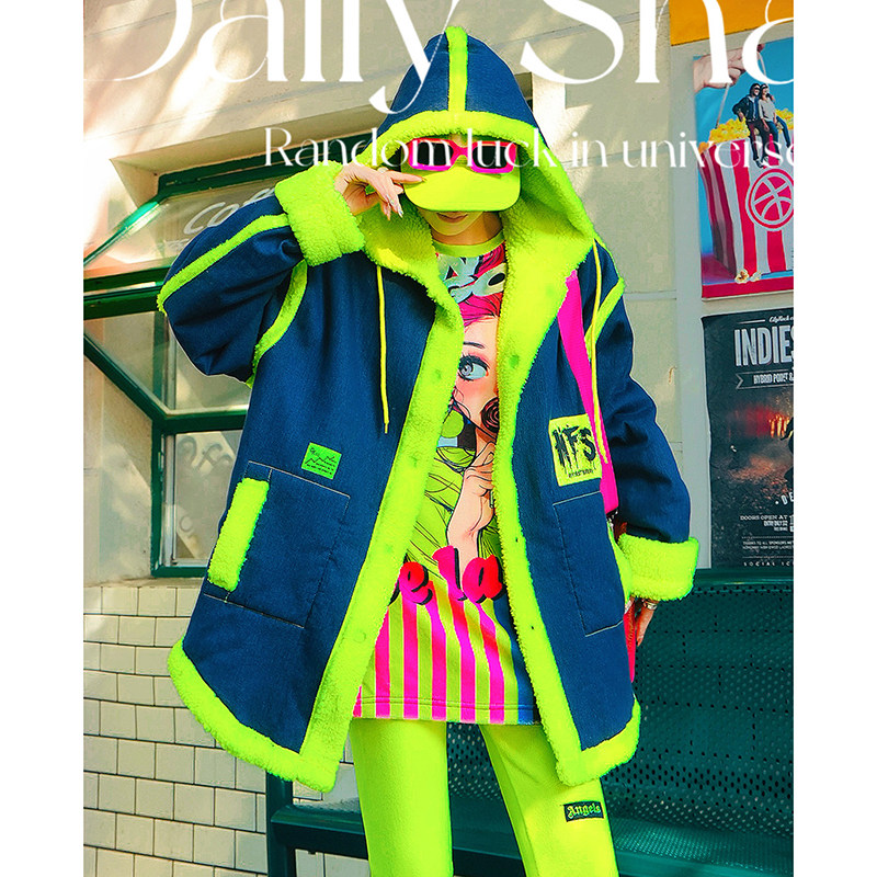 YHAY牛仔蓝彩色字母贴布连帽加绒休闲外套秋冬新款羊羔绒宽松大衣,女装/女士精品,常规大码外套,淘宝优惠券,粉丝福利购,淘宝优惠卷