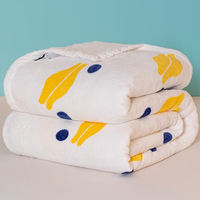 Muji blanket Flannel milk velvet thin cover blanket Spring and Autumn blanket Double-sided office nap sofa blanket thumbnail 3