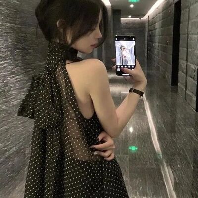 法式波点蝴蝶结系带挂脖无袖背心