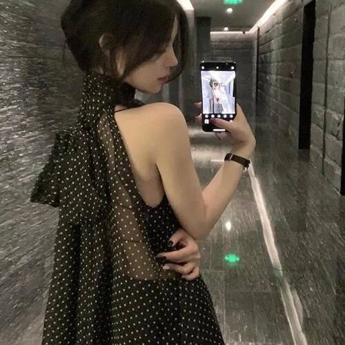 法式波点蝴蝶结系带挂脖无袖背心