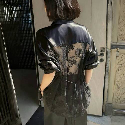 后背镂空缎面蕾丝衬衫女夏季独特漂亮绝美超好看上衣露背防晒衬衣