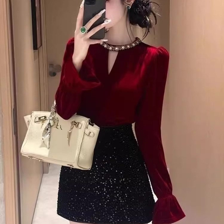 法式轻熟风红色丝绒打底衬衫女设计感镂空修身显瘦长袖上衣秋冬季