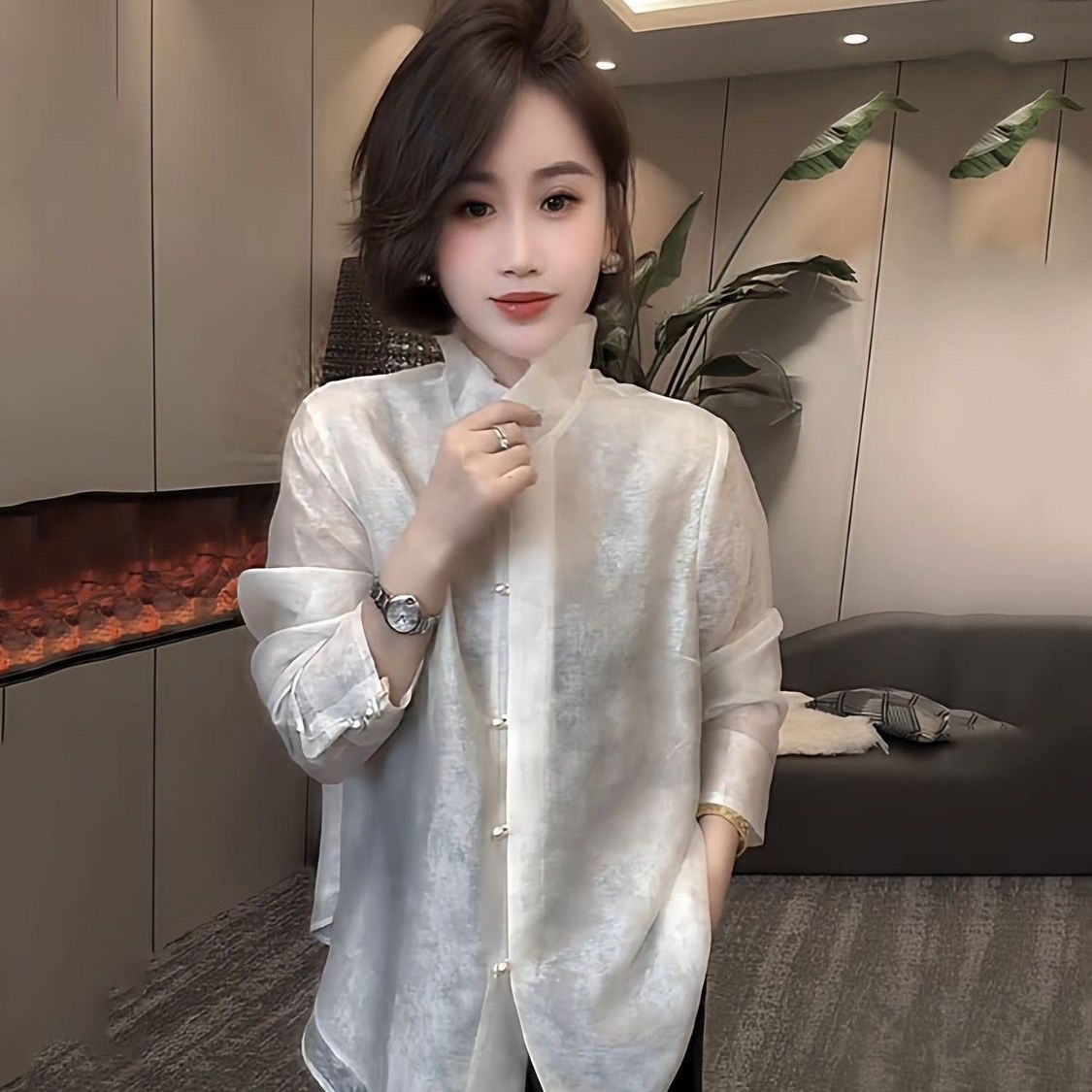 白色立领衬衫女士2026春季新款今年流行优雅纯色显瘦修身气质衬衣
