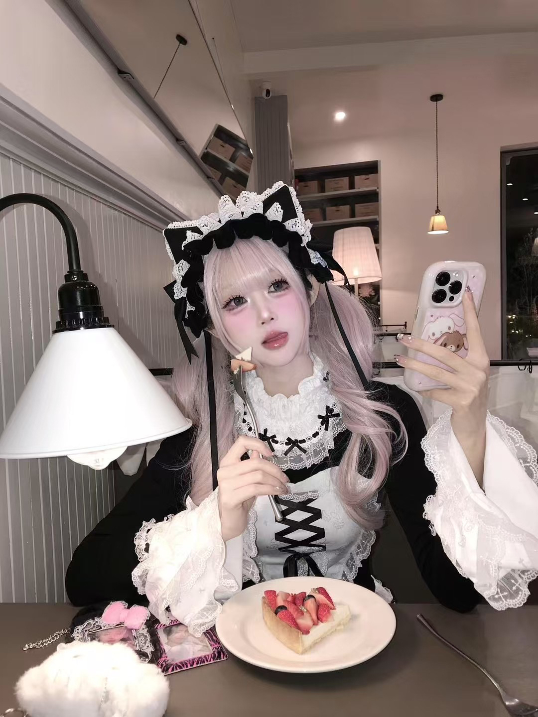 【制服派对】原创亚文化绑带蕾丝印花黑白色姬袖收腰紧身上衣T恤