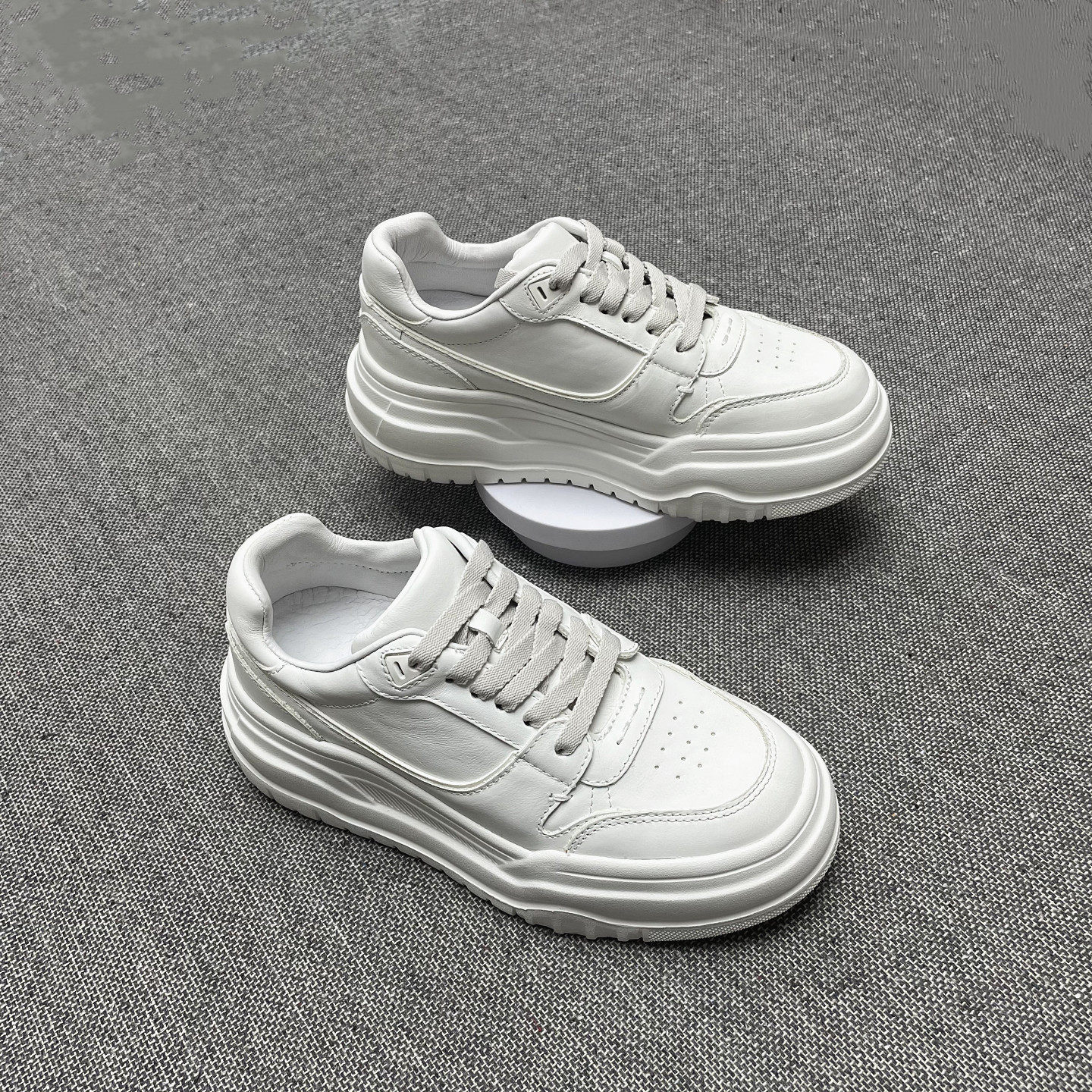 2026真皮厚底松糕增高小白鞋女