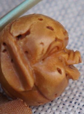 成人桃核雕刻福猪手串属猪转运珠