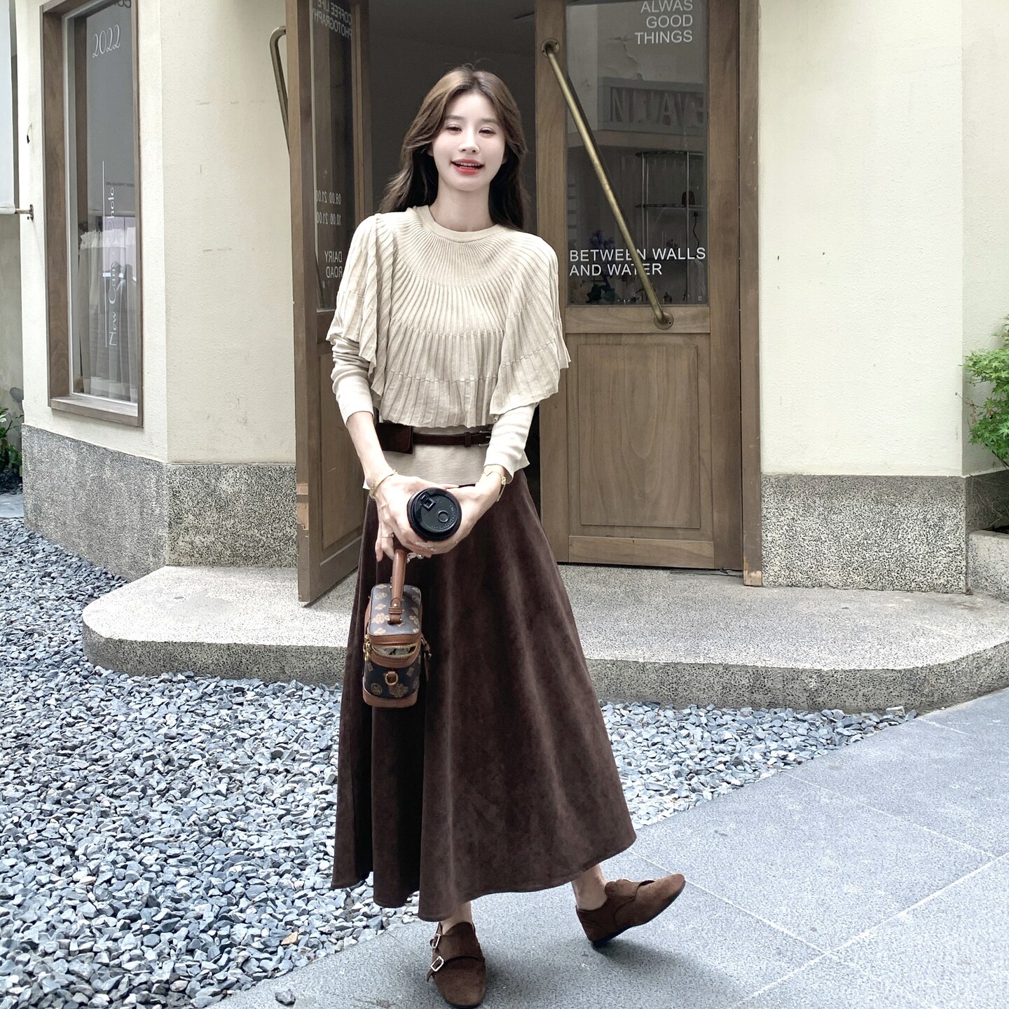 小众设计感斗篷披肩针织上衣女秋高腰麂皮半身长裙温柔穿搭三件套