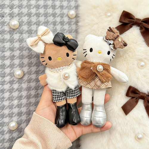 RMAX长腿kitty毛绒挂件娃衣KT娃娃新年元旦圣诞配饰珍珠项链皮草