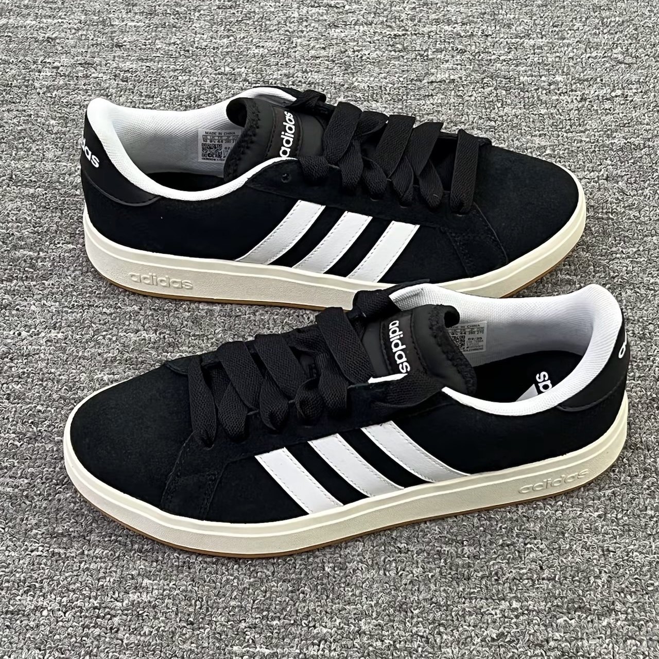 Adidas/阿迪达斯 Grand Court 男子低帮经典百搭休闲板鞋  JP6335