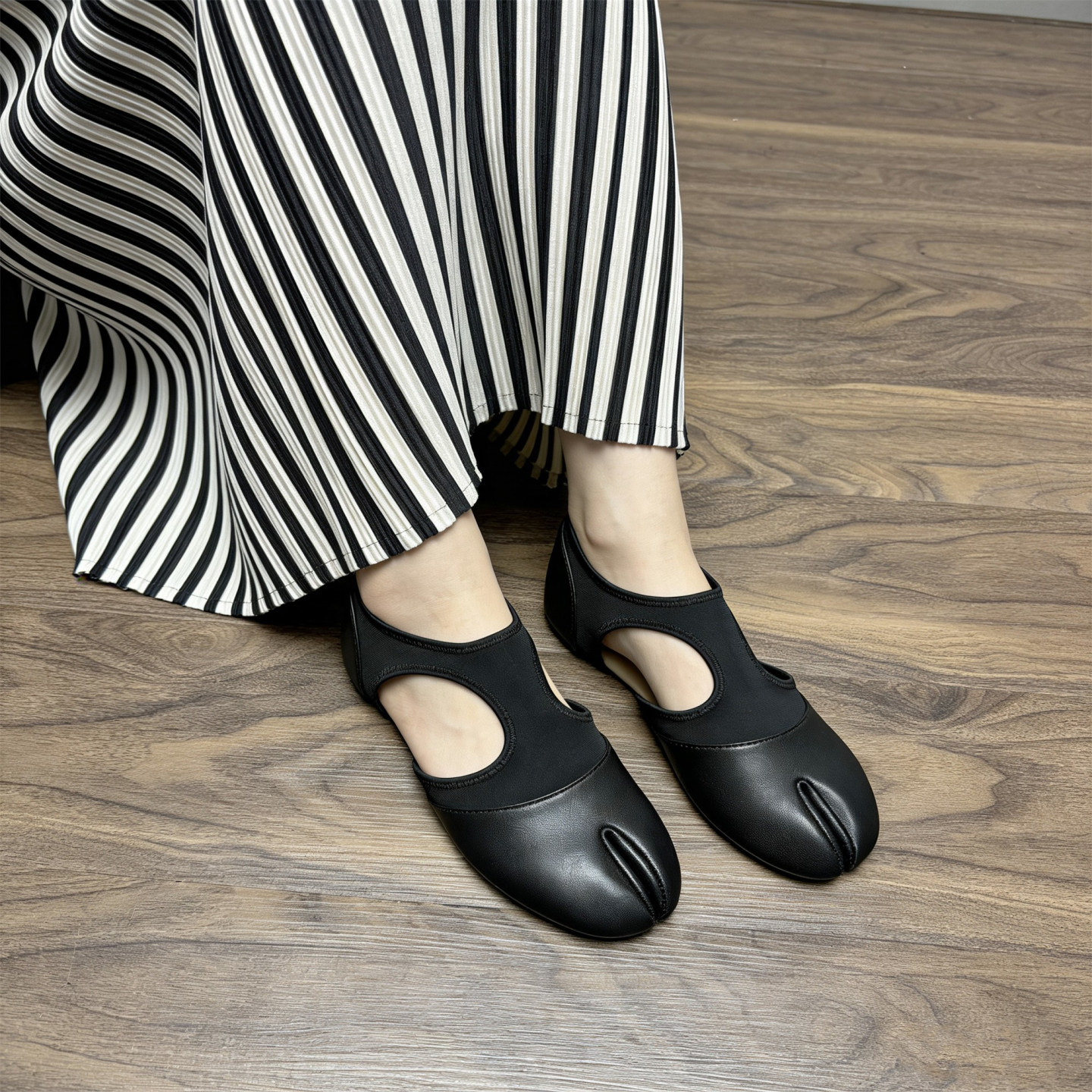 高货真皮底羊皮简约风分趾鞋平底芭蕾舞鞋女黑色复古玛丽珍鞋凉鞋