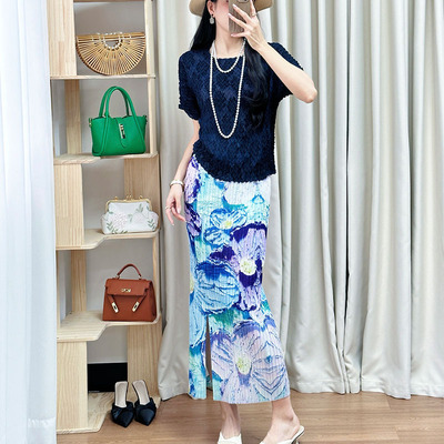 韩风chic穿搭一整套三宅夏季黑色肌理感上衣印花半身裙褶皱套装女