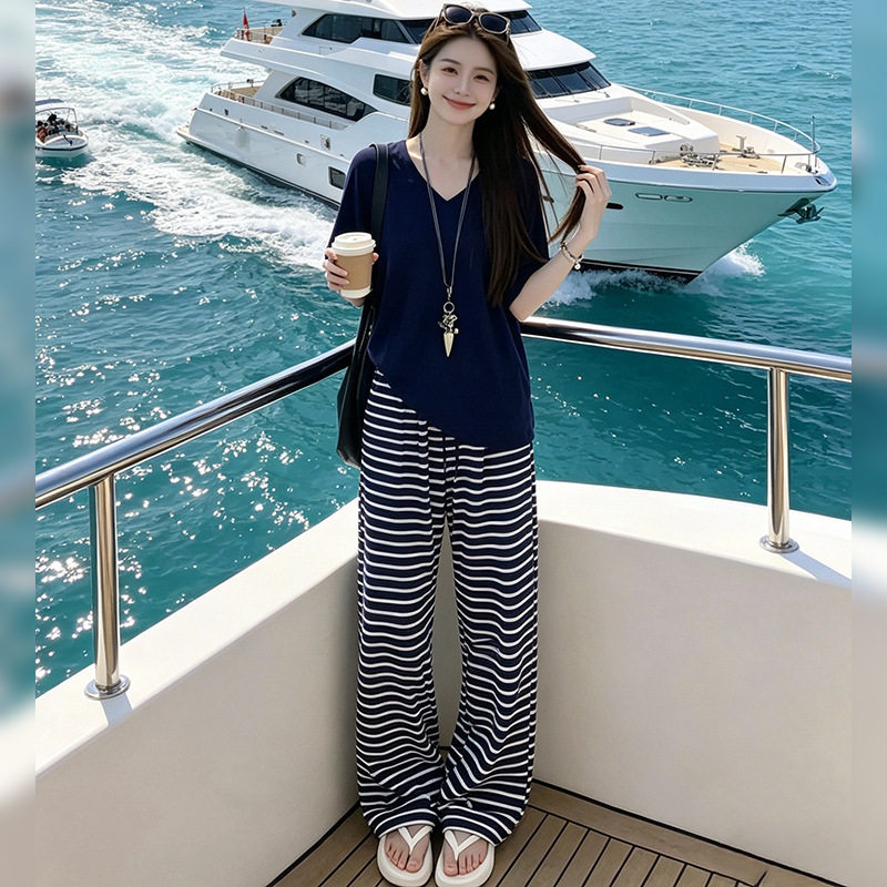 深圳南油韩系chic慵懒穿搭一整套V领T恤阔腿裤休闲运动两件套女夏