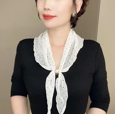 2026夏季新款护颈三角巾女时尚百搭薄款护颈围巾旅行拍照丝巾领巾