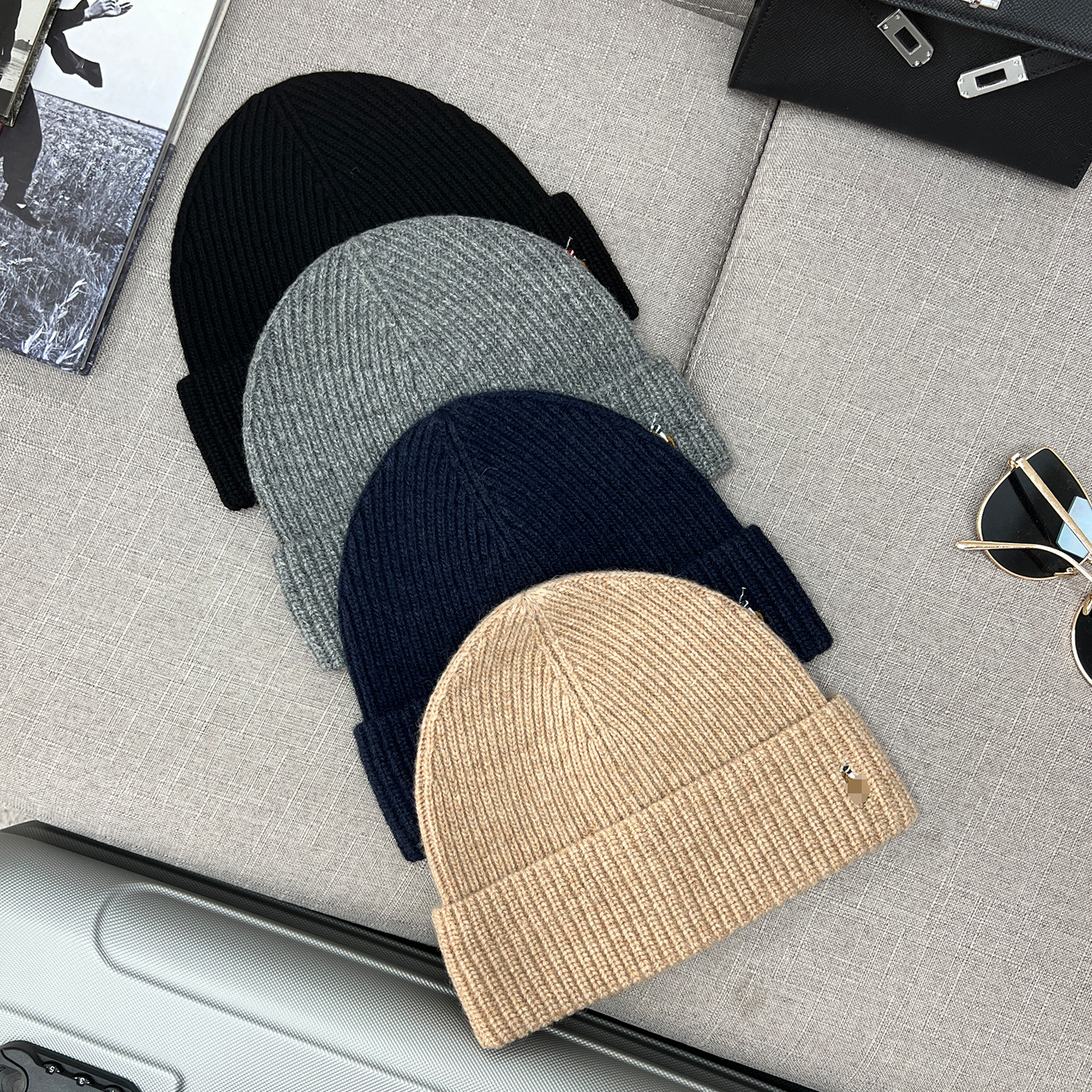 小马刺绣羊毛极简风保暖针织帽子