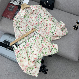 苎麻+莱赛尔贸易公司单休闲度假樱粉花苞七分袖衬衫上衣+短裤套装