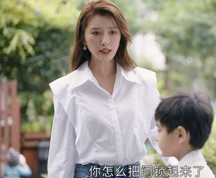 甜小姐与冷先生姜蕾蕾徐洁儿同款 职业衬衣 宽松尖领荷叶边白色衬衫