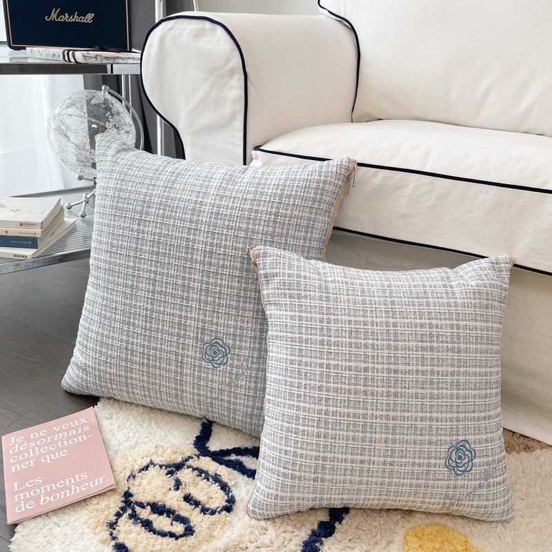 车用抱枕被子两用2025新款小香风汽车午睡枕头毯子二合一空调被