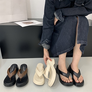 时尚休闲凉拖沙滩拖鞋女款夏外穿同款厚底夹脚增高人字拖2024新款