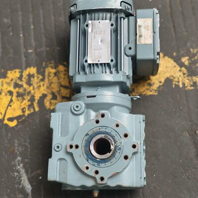 SA47 DRS71M4 SEW减速机 0.55kW IP55防护三相电机议价维修