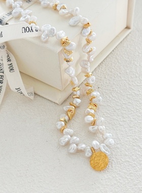 不规则的美-keshi天然珍珠金色小圆牌混金珠项链法式复古浪漫优雅