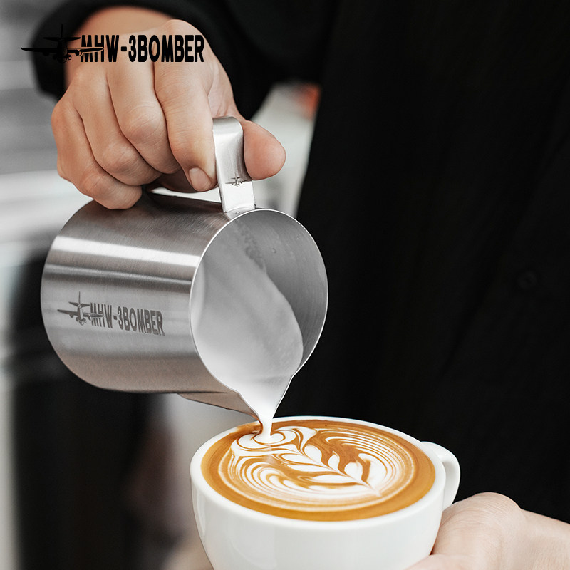 轰炸机MHW 咖啡拉花缸5.0尖嘴 鳄鱼打奶缸打奶泡杯咖啡专业拉花杯,餐饮具,拉花缸/拉花杯/打奶缸,淘宝优惠券,粉丝福利购,淘宝优惠卷