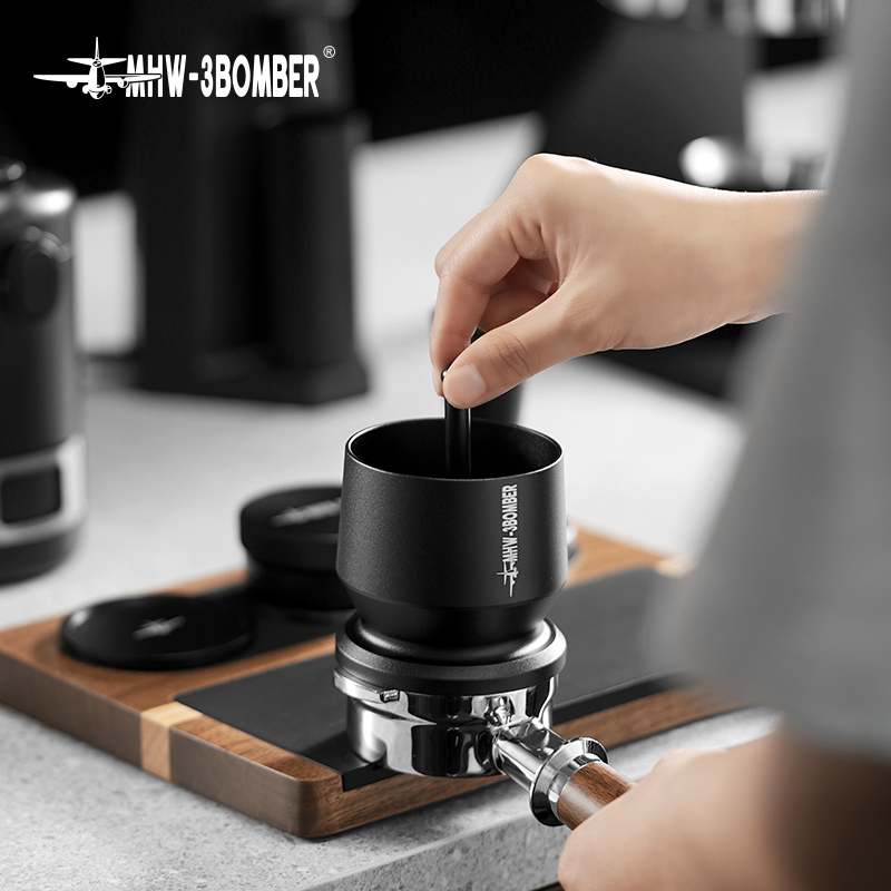 轰炸机落粉器接粉意式