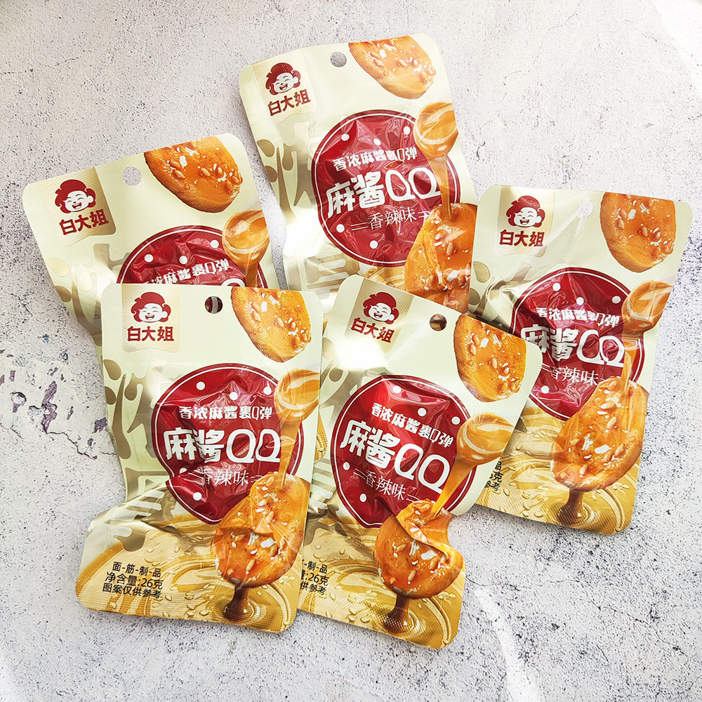 白大姐麻酱面筋烧烤味香辣原味面筋卷辣条网红零食品小吃即食26g
