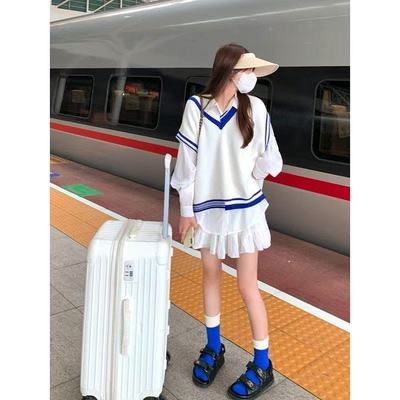 学院风白色针织马甲衬衫制服套装