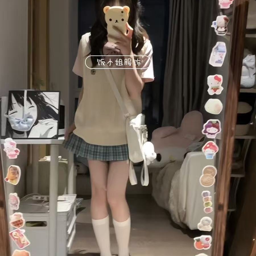 学院风制服刺绣马甲衬衫短裙套装