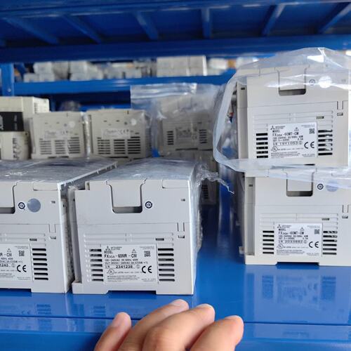 三菱PLCFX3GA60MTCM原装正品功能完好议价