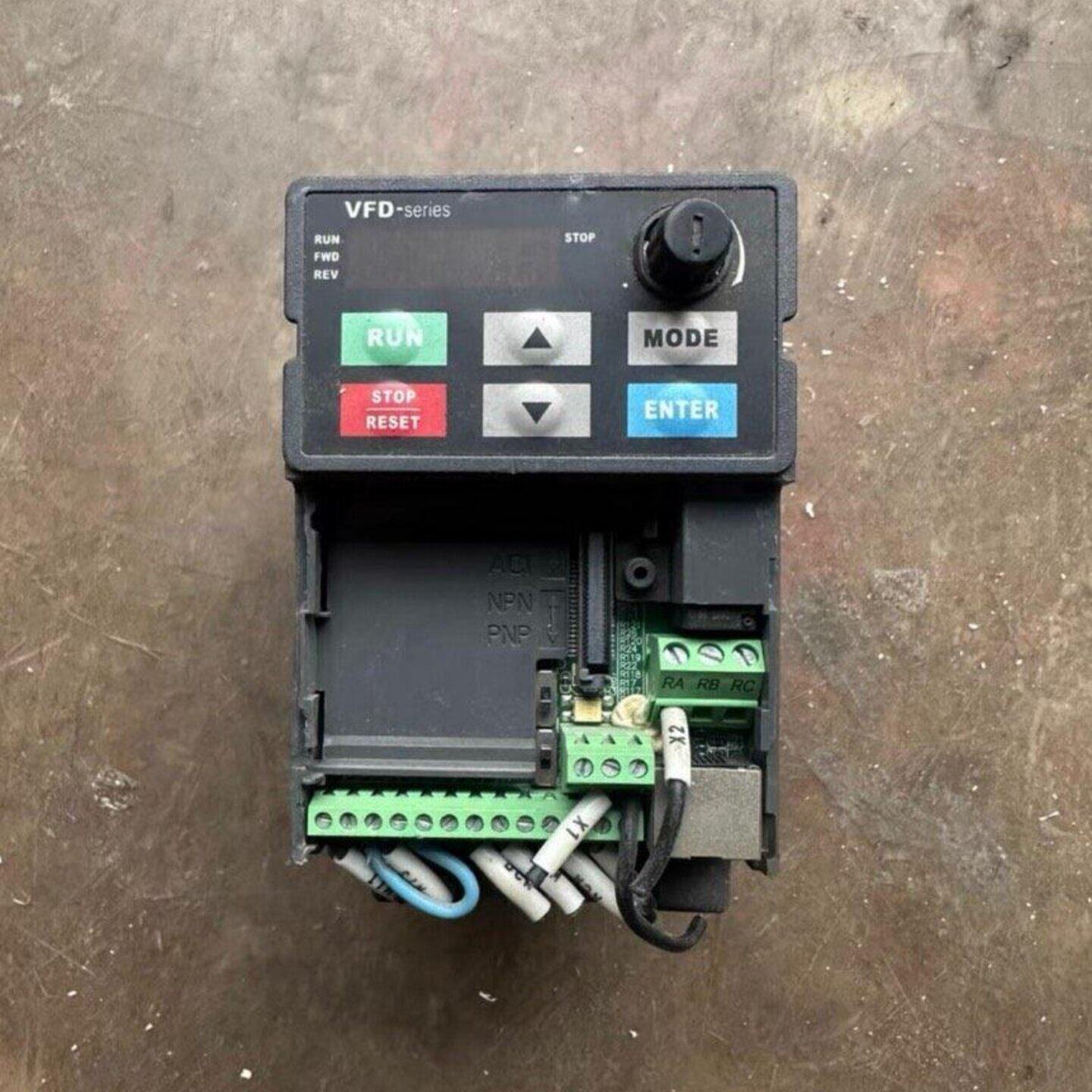 台达变频器VFD007E21A，输入电压220-240V，输议价