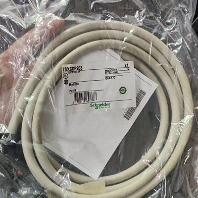 施耐德TSXCDP203线缆，全新原装正品有需要联系议价